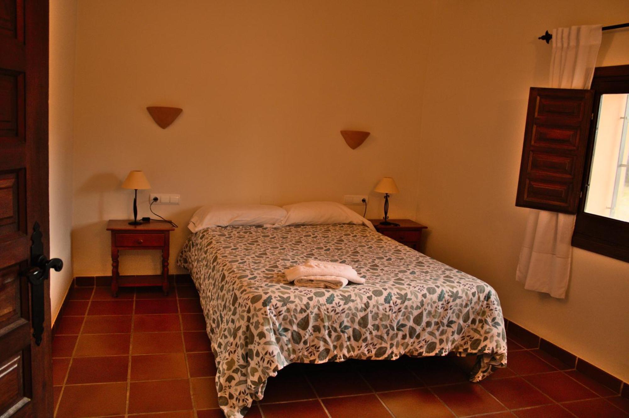 Castillo Con Piscina En Plena Sierra Calderona 塞古比 外观 照片