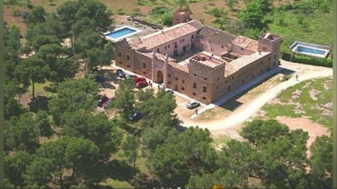 Castillo Con Piscina En Plena Sierra Calderona 塞古比 外观 照片